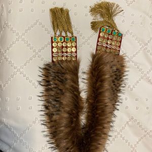 Table faux  fur decoration with beads